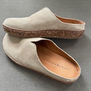 Lucky Brand Tamala neutral suede clogs